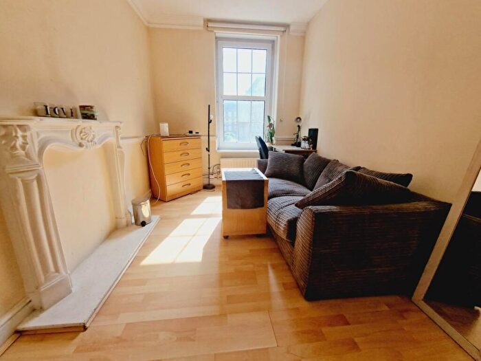 3 Bedroom Flat To Rent In Prusome Street, Wapping, E1W
