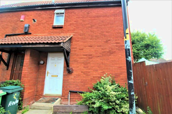 2 Bedroom House To Rent In Newling Close, London, E6