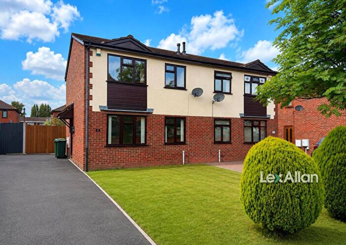 3 Bedroom Semi-Detached House For Sale In Clifton Street, Cradley Heath, West Midlands, B64
