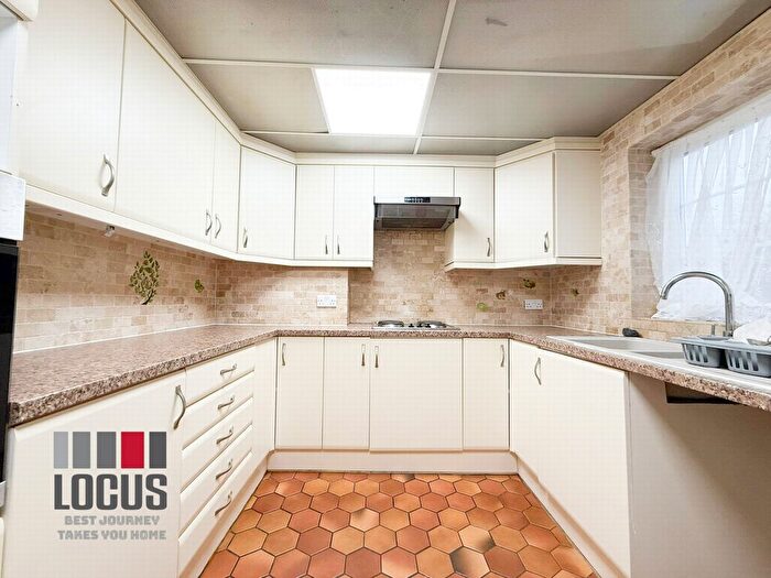 4 Bedroom Semi-Detached House To Rent In Oak Avenue, Tottenham, N17