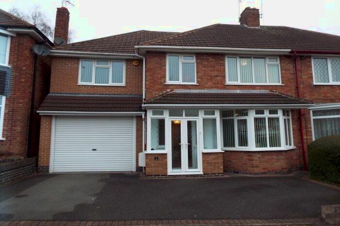 4 Bedroom Semi-Detached House To Rent In Englefield Road, Leicester, LE5