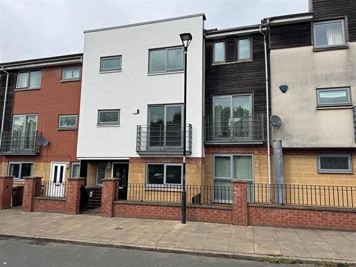 5 Bedroom Terraced House For Sale In Falconwood Way, Manchester, M11