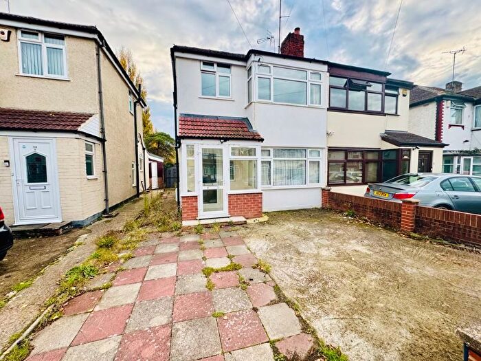 3 Bedroom Semi Detached House For Sale In Neal Avenue, Southall, UB1