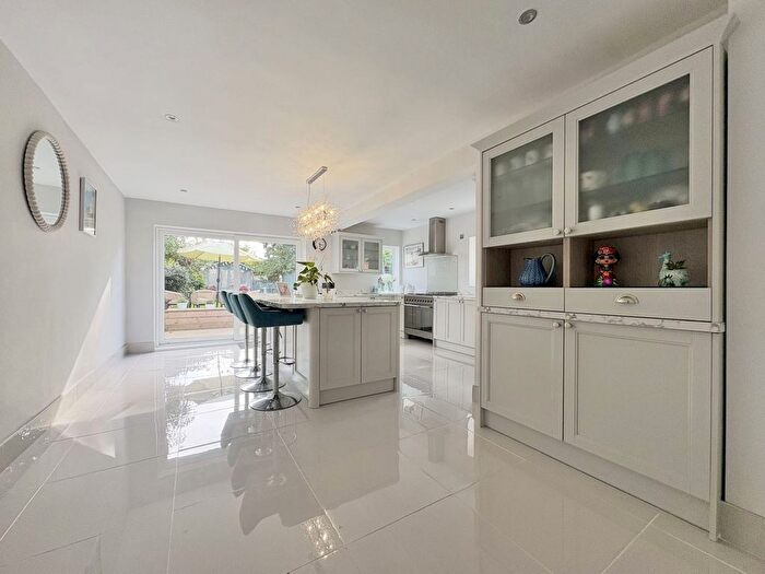 4 Bedroom Detached House For Sale In Wimborne Road, Poole, BH15