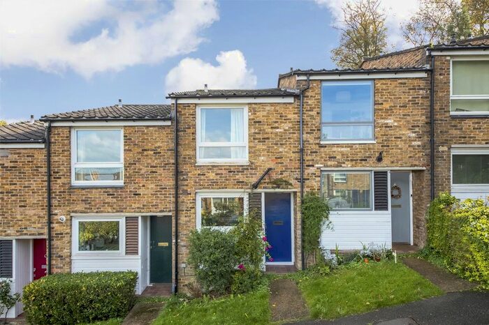 2 Bedroom Terraced House To Rent In Rangers Square, Greenwich, SE10