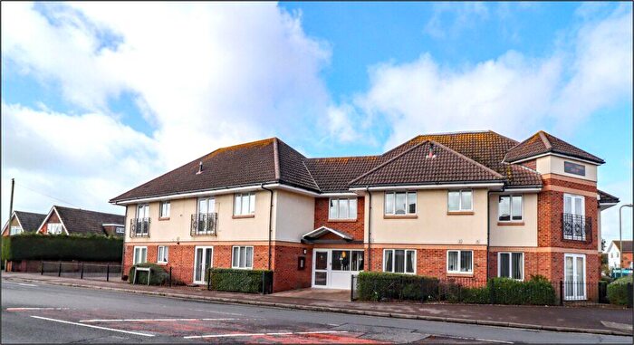 1 Bedroom Flat For Sale In Seagrove Avenue, Hayling Island, PO11