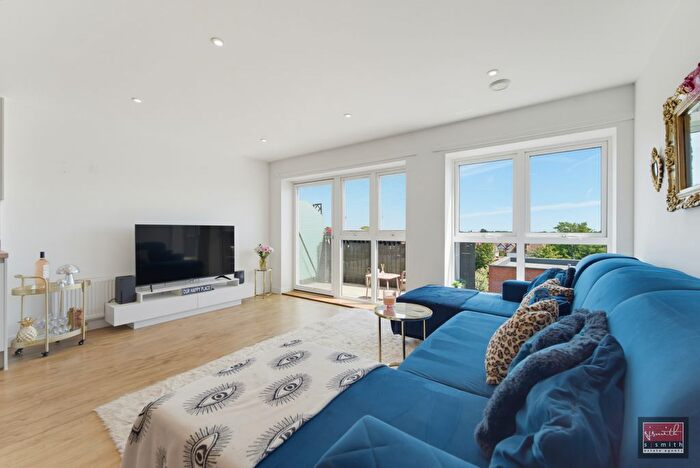 2 Bedroom Flat For Sale In Palmer Court, Pitcher Lane, Ashford, TW15
