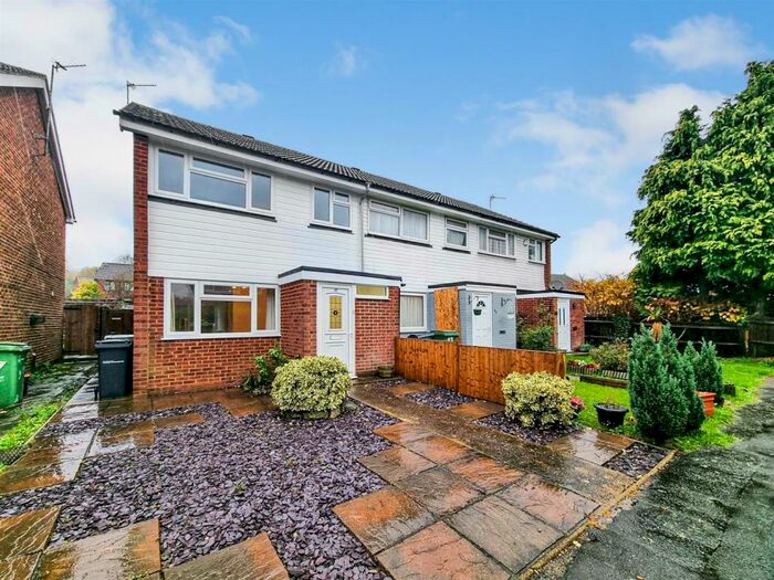 3 Bedroom End Of Terrace House To Rent In Higham Close, Maidstone, Kent, ME15