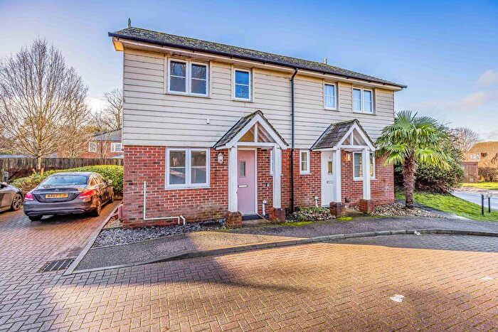 2 Bedroom Semi Detached House For Sale In Lingfield Close, Westbourne, PO10