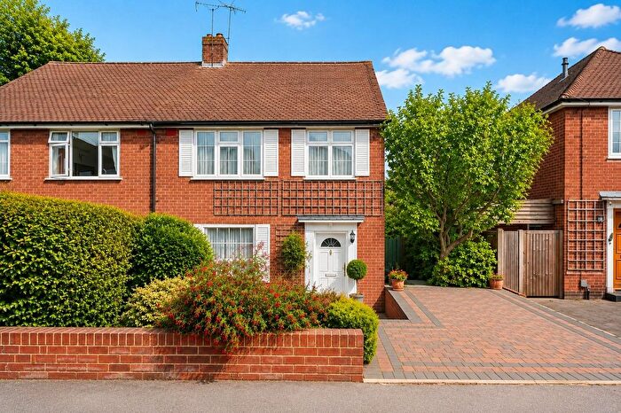 3 Bedroom Semi-Detached House For Sale In Cottonmill Lane, St. Albans, AL1