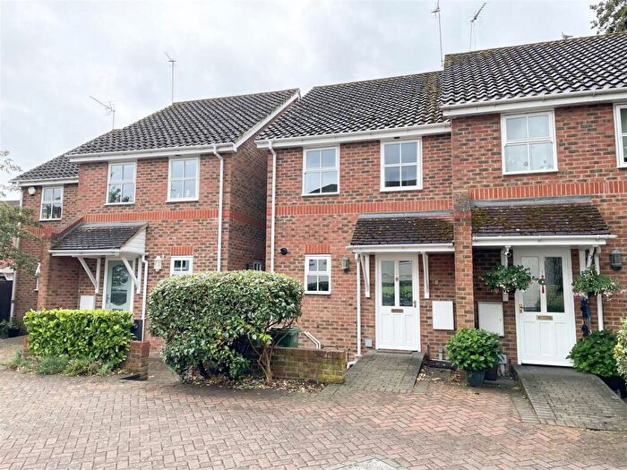 2 Bedroom House To Rent In Hoddesdon Villas, Leighton Buzzard, Beds, LU7