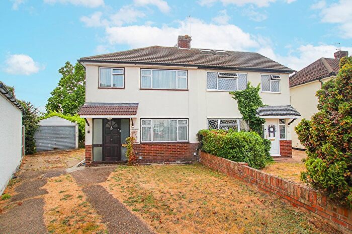 3 Bedroom Semi-Detached House For Sale In Lodge Way, Shepperton, TW17