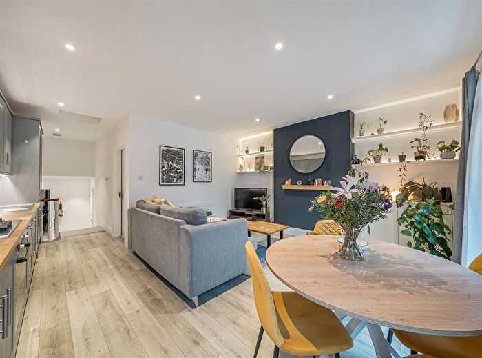 2 Bedroom Flat For Sale In Lechmere Road, London, NW2