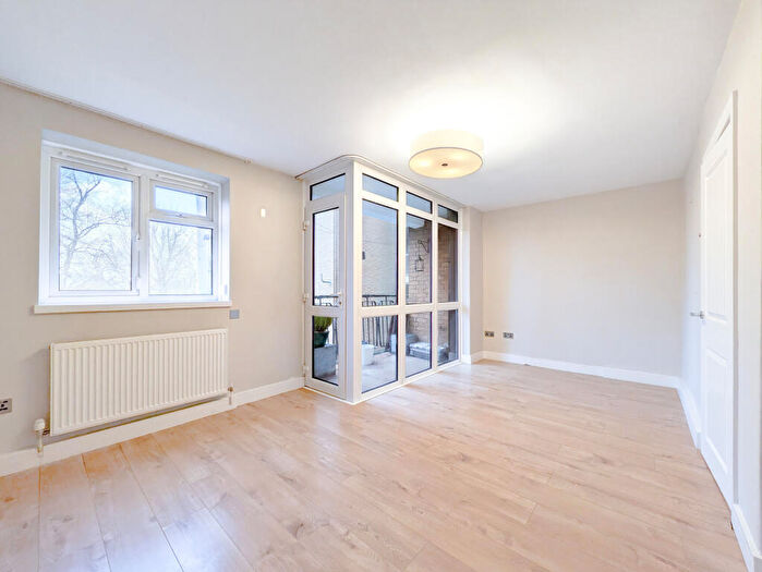 1 Bedroom Flat To Rent In Countisbury House, Crescent Wood Road, London, SE26