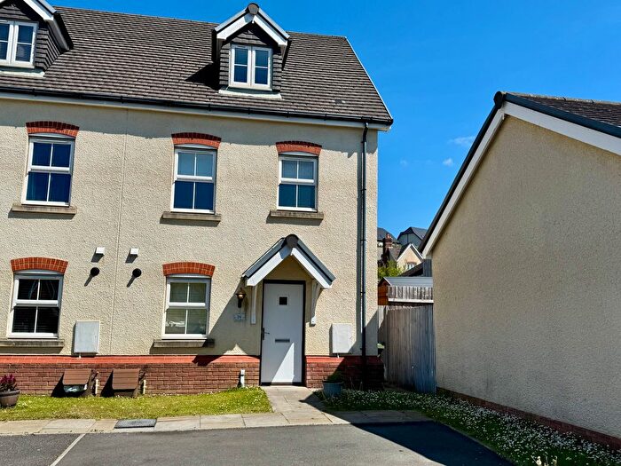 4 Bedroom Town House To Rent In Tan Y Bryn Gardens, Aberdare, CF44