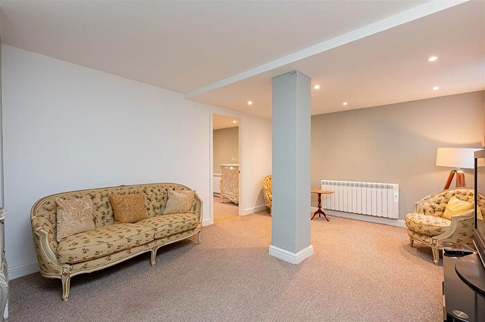 1 Bedroom Flat For Sale In Holgate Road, York, YO24