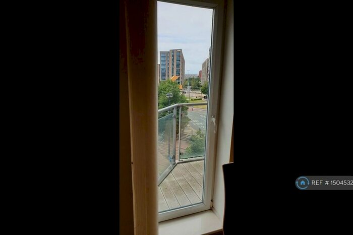 2 Bedroom Flat To Rent In X Q Building, Salford, M5