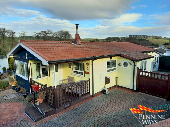 2 Bedroom Mobile/park Home For Sale In Blenkinsopp Castle Country Park, Greenhead, CA8