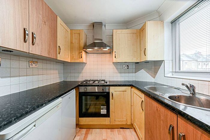 2 Bedroom Flat To Rent In Abbey Gardens, Hammersmith, London, W6