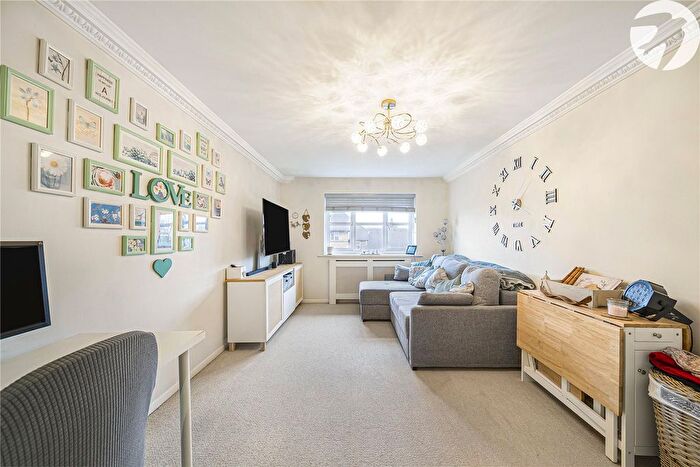 1 Bedroom Flat For Sale In St. Edmunds Road, Dartford, Kent, DA1