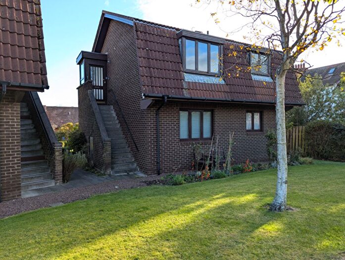 2 Bedroom Flat To Rent In Station Court, North Berwick, EH39