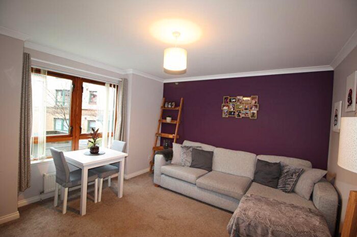 2 Bedroom Flat For Sale In Colville Gardens, Alloa, FK10