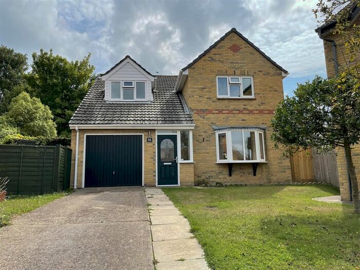 4 Bedroom Detached House To Rent In Sylvan Avenue, East Cowes, PO32