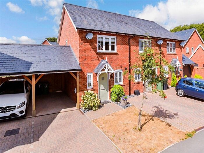 2 Bedroom End Of Terrace House For Sale In Gorham Road, Allington, Kent, ME16