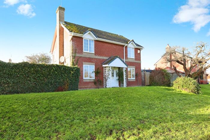 4 Bedroom Detached House For Sale In Reed Walk, Durrington, Salisbury, SP4