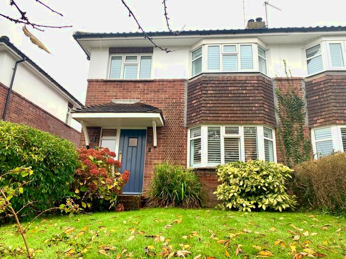 3 Bedroom Semi-Detached House To Rent In East Street, Littlehampton, BN17