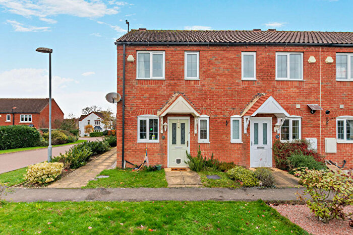 2 Bedroom End Of Terrace House For Sale In Hawthorne Close, Gainsborough, DN21