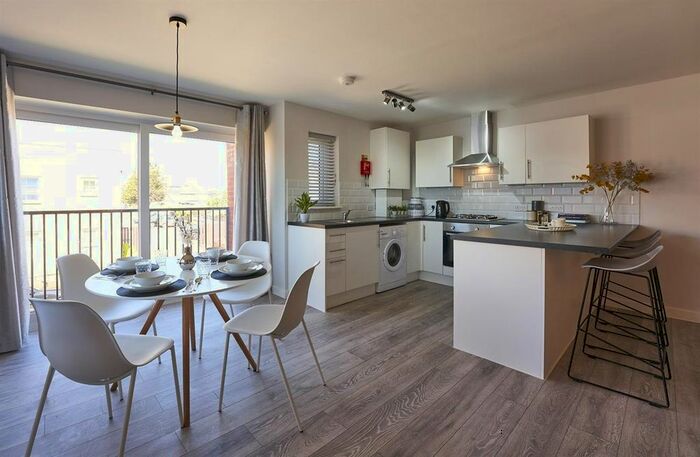 2 Bedroom Flat To Rent In Flat, Dower Court, Spencer Road, Rainham, RM13