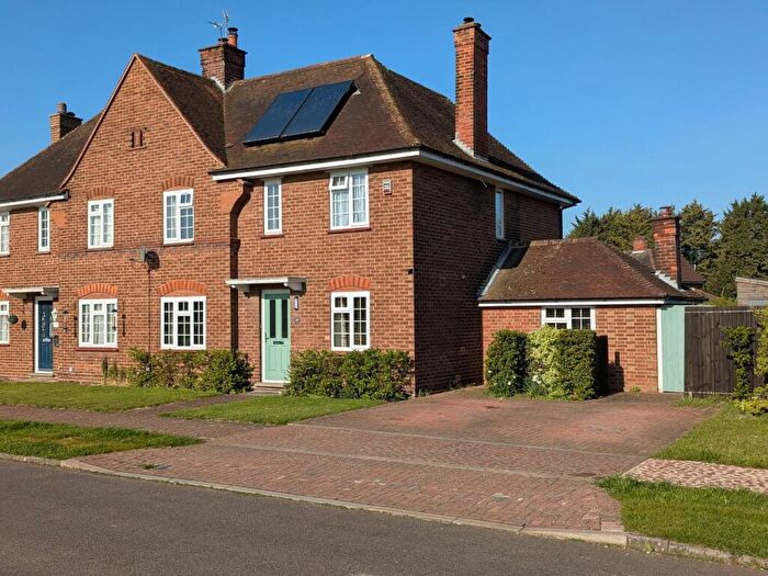 3 Bedroom Semi Detached House For Sale In Churchill Close, Stewartby, Bedfordshire, MK43