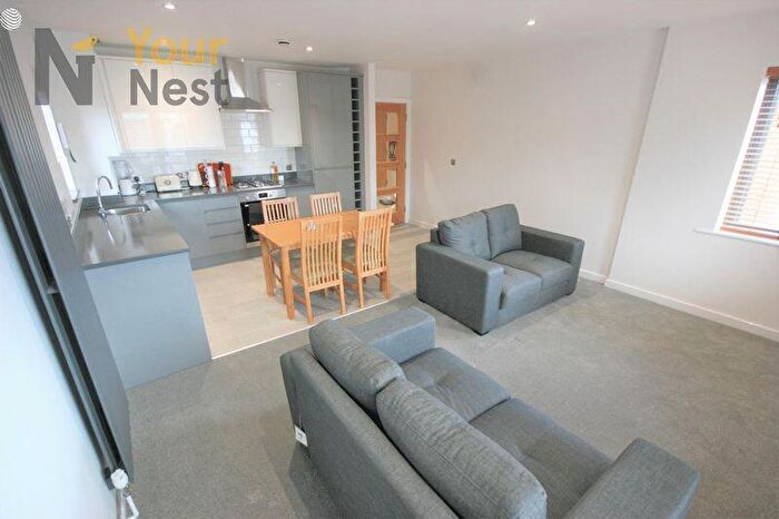 4 Bedroom Flat To Rent In Ash Road, Headingley, Leeds, LS6