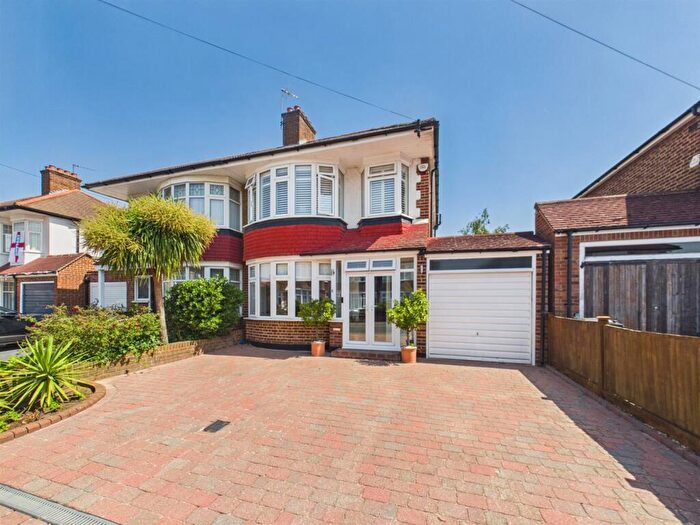 3 Bedroom Semi-Detached House For Sale In Rosebury Vale, Ruislip, HA4