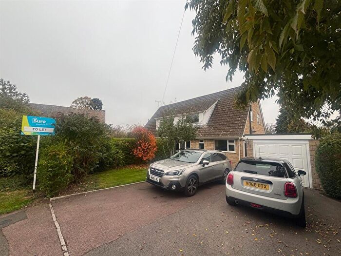 3 Bedroom Semi-Detached House To Rent In Ratcliff Lawns Southam Cheltenham, GL52