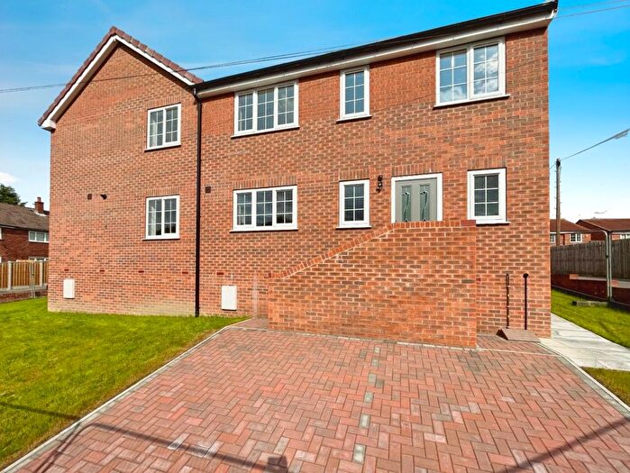 3 Bedroom Semi-Detached House For Sale In Burnside, Thurnscoe, Barnsley, S63