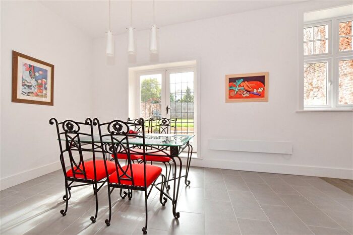 3 Bedroom Terraced House For Sale In Lugley Street, Newport, Isle Of Wight, PO30