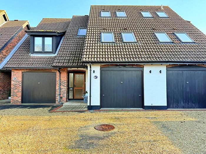3 Bedroom Terraced House For Sale In Endeavour Way, Southampton, SO45