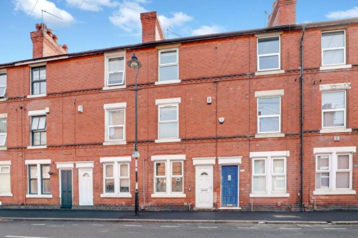 3 Bedroom Terraced House For Sale In Wilford Crescent East, Nottingham, NG2