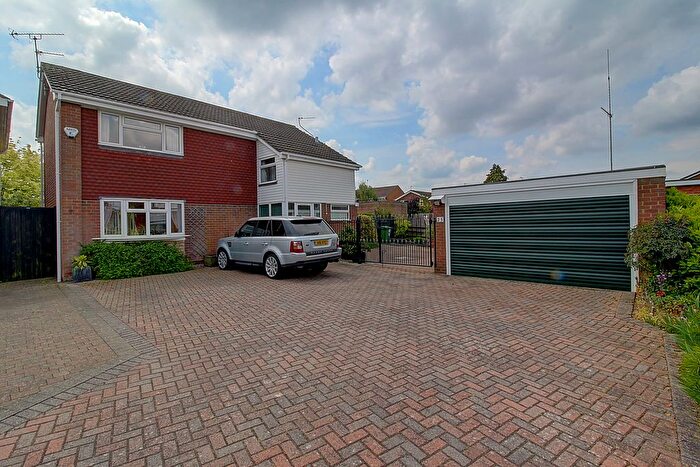 4 Bedroom Detached House For Sale In Langdale Drive, Nuneaton, CV11