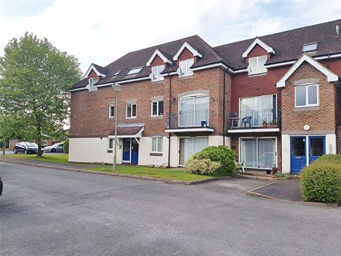 1 Bedroom Flat To Rent In Ladbroke Court, Ladbroke Road, Redhill, Surrey, RH1