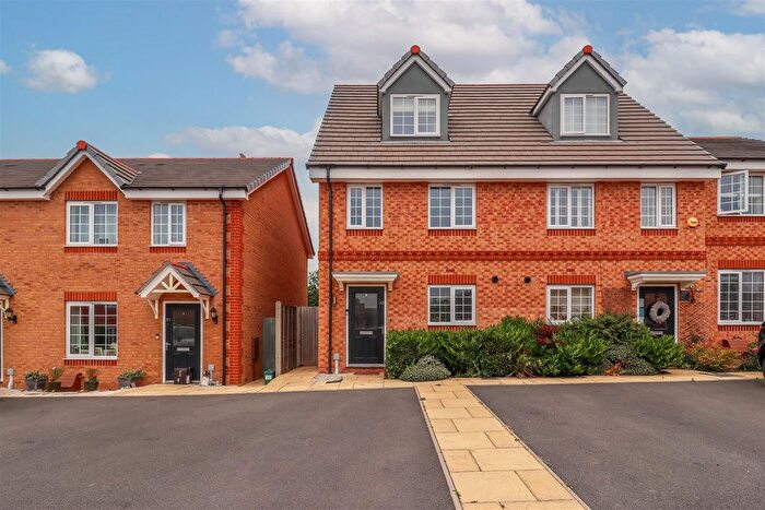 3 Bedroom Terraced House For Sale In Flint Close, Southam, CV47