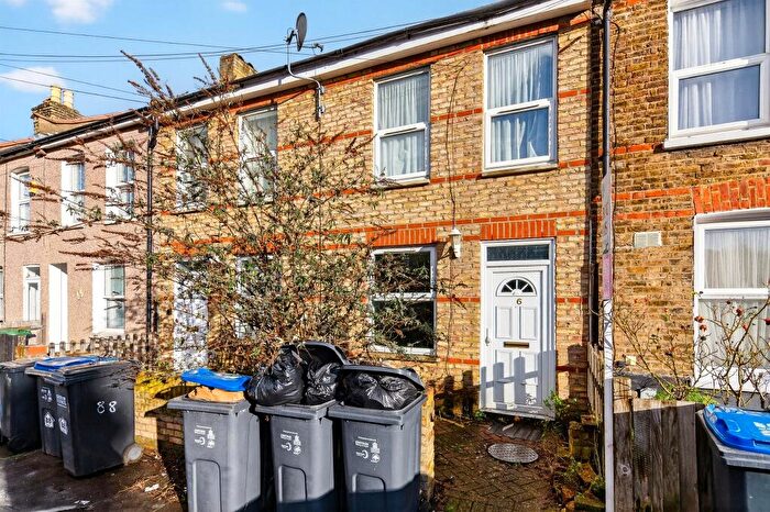 2 Bedroom Terraced House For Sale In Milton Road, Croydon, CR0