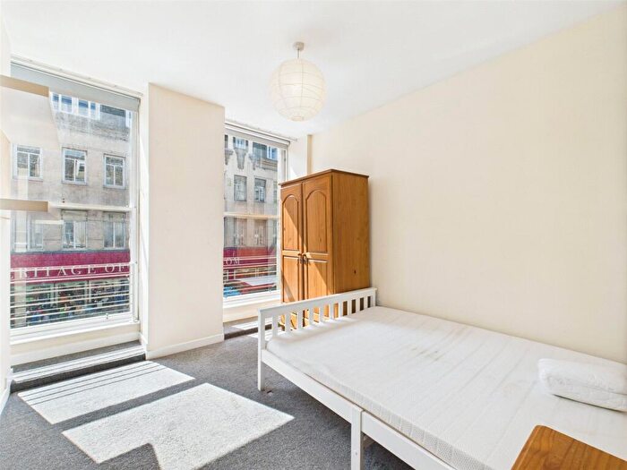 5 Bedroom Apartment To Rent In South Bridge, Edinburgh, Midlothian, EH1