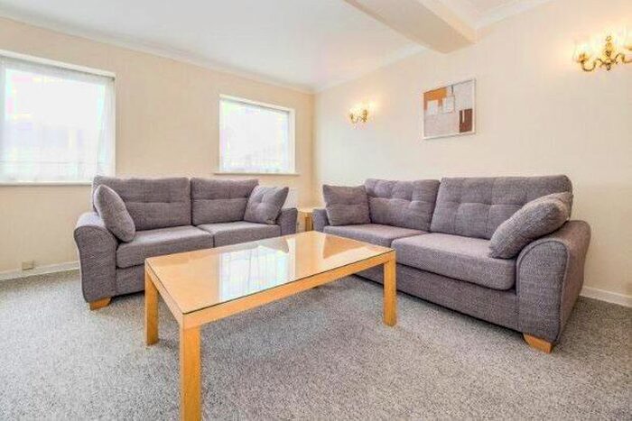 Studio To Rent In Glengall Road, Woodford Green, IG8