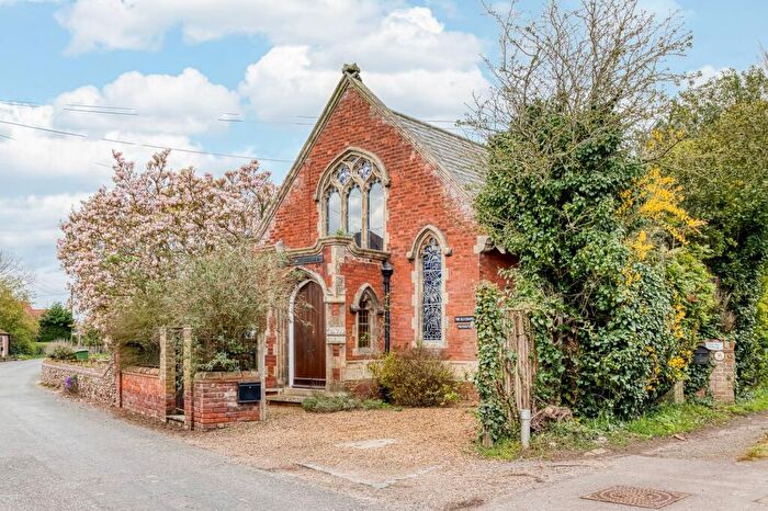 2 Bedroom Detached House For Sale In Mill Road, Stokesby, NR29