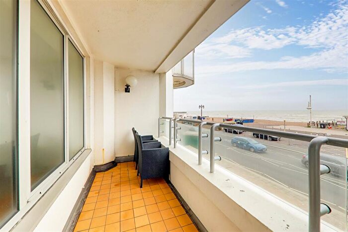 2 Bedroom Apartment For Sale In Marine Parade, Worthing, BN11