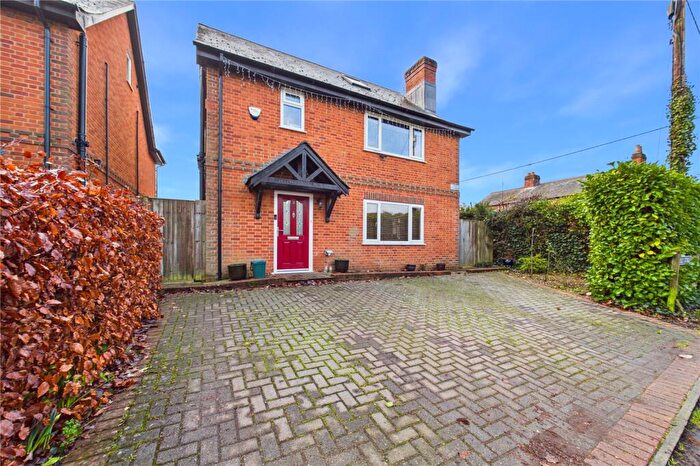 4 Bedroom Detached House For Sale In Windmill Road, Mortimer Common, Reading, Berkshire, RG7