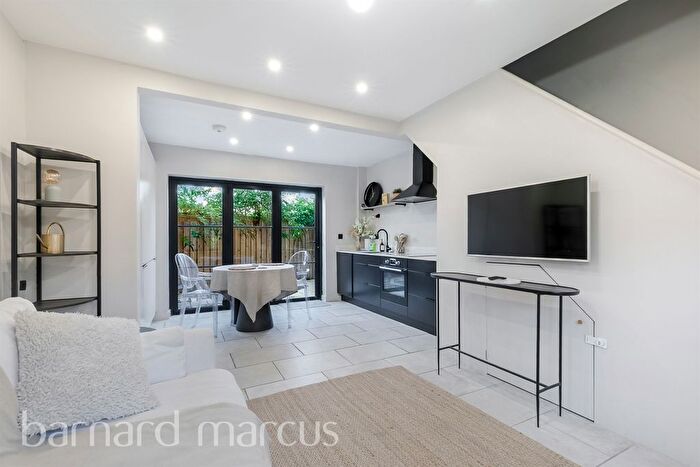 1 Bedroom Terraced House For Sale In Cross Road, Croydon, CR0